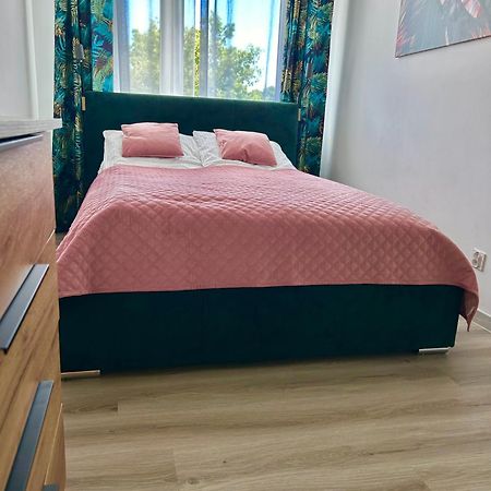 Апартаменты Apartament Akacjowa Голеню Экстерьер фото
