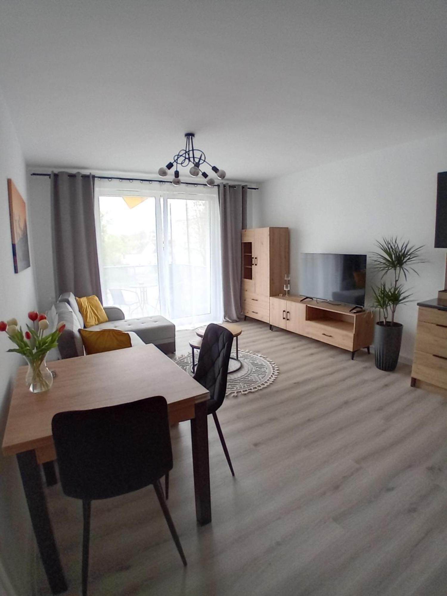 Апартаменты Apartament Akacjowa Голеню Экстерьер фото